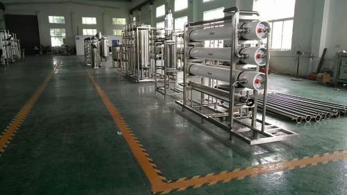 反渗透、纯化水设备和储罐完工 准备发往客户